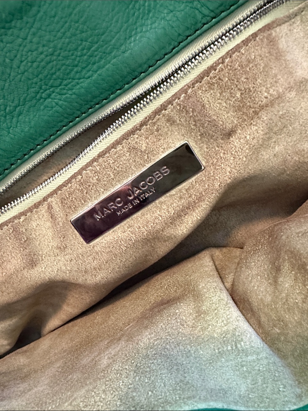 Vintage Y2K Marc Jacobs Green Leather Women's Tote Bag with Front Pockets. - Picture 6 of 11